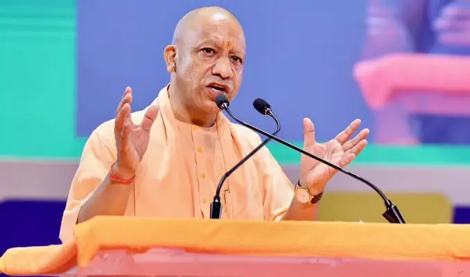 UP News: सीएम योगी का दावा: 2017 के बाद बदली यूपी में बाजारों की तस्वीर, बेखौफ काम कर रहीं महिलाएं